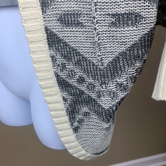 Cardigan - Picture 5 of 9